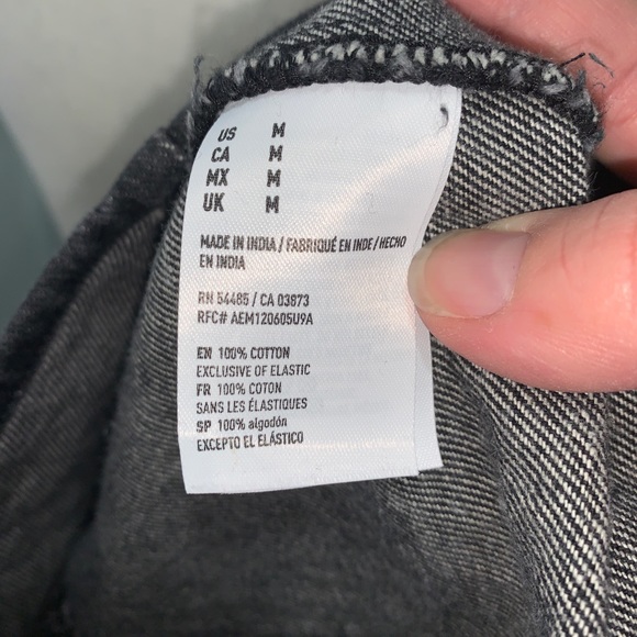 American Eagle black cropped cold shoulder top M - Picture 5 of 5